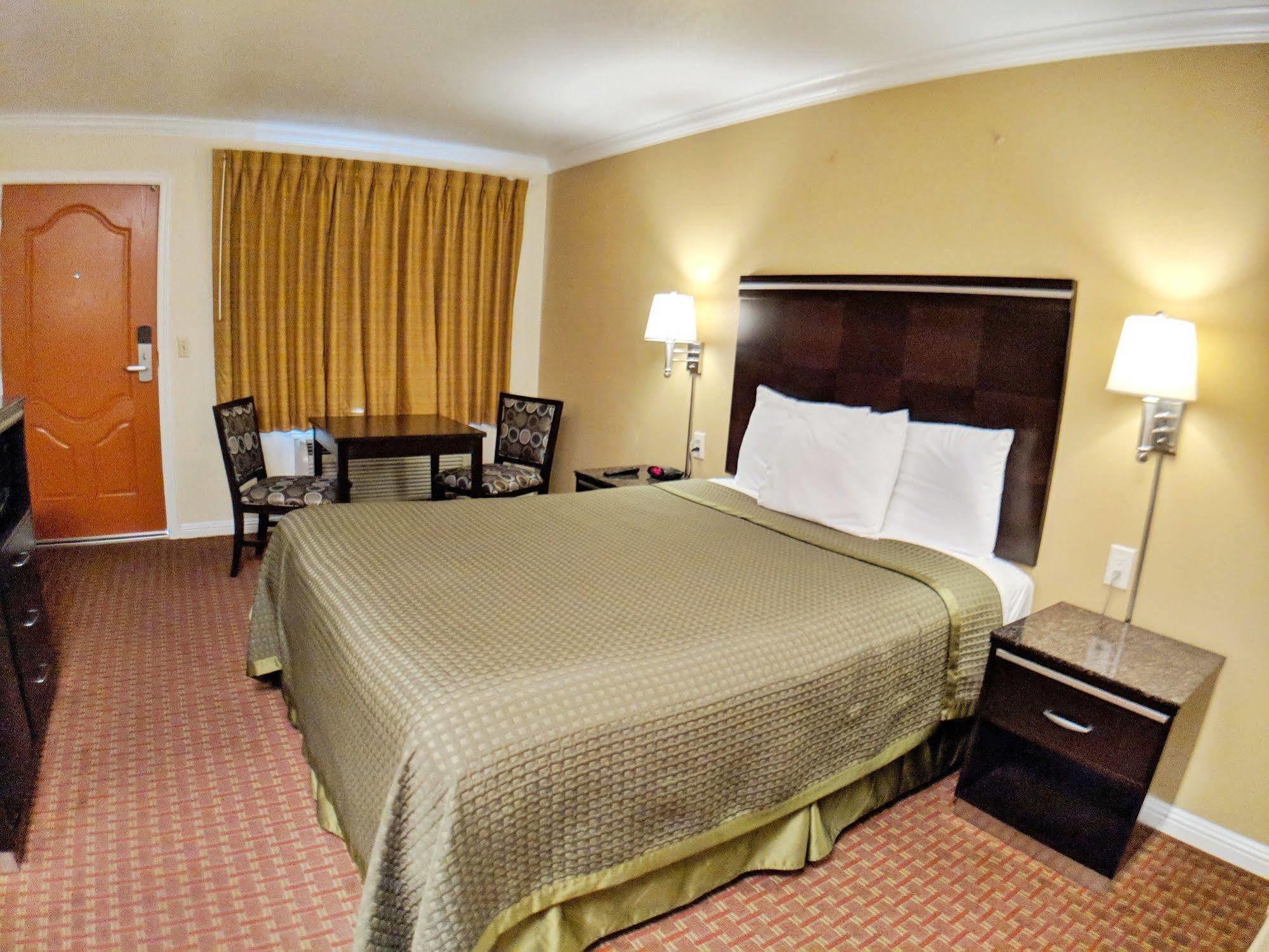 Salinas Inn Екстериор снимка