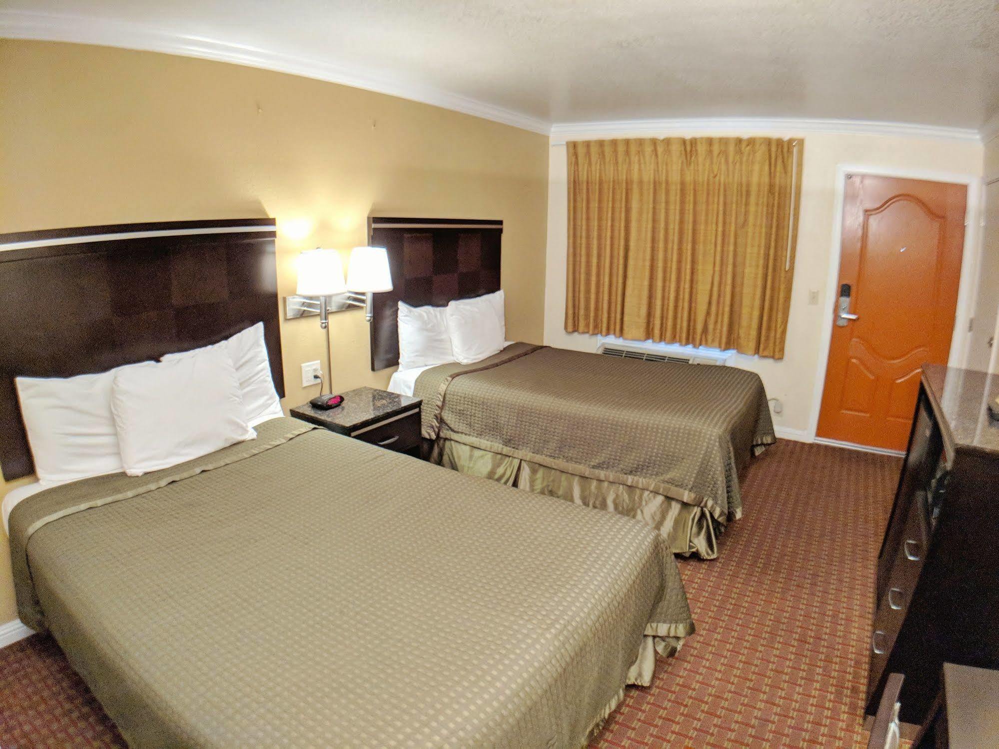 Salinas Inn Екстериор снимка