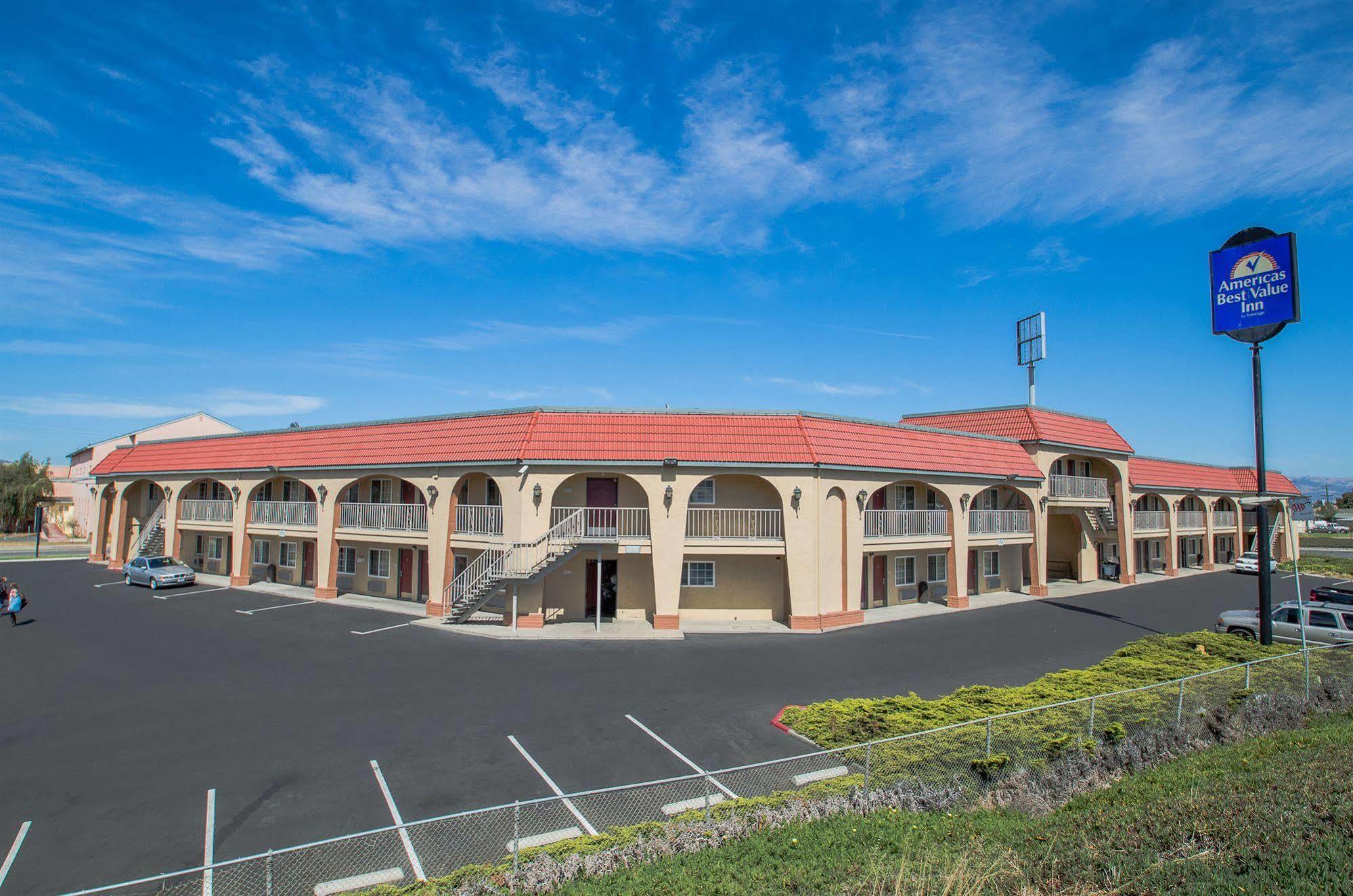 Salinas Inn Екстериор снимка
