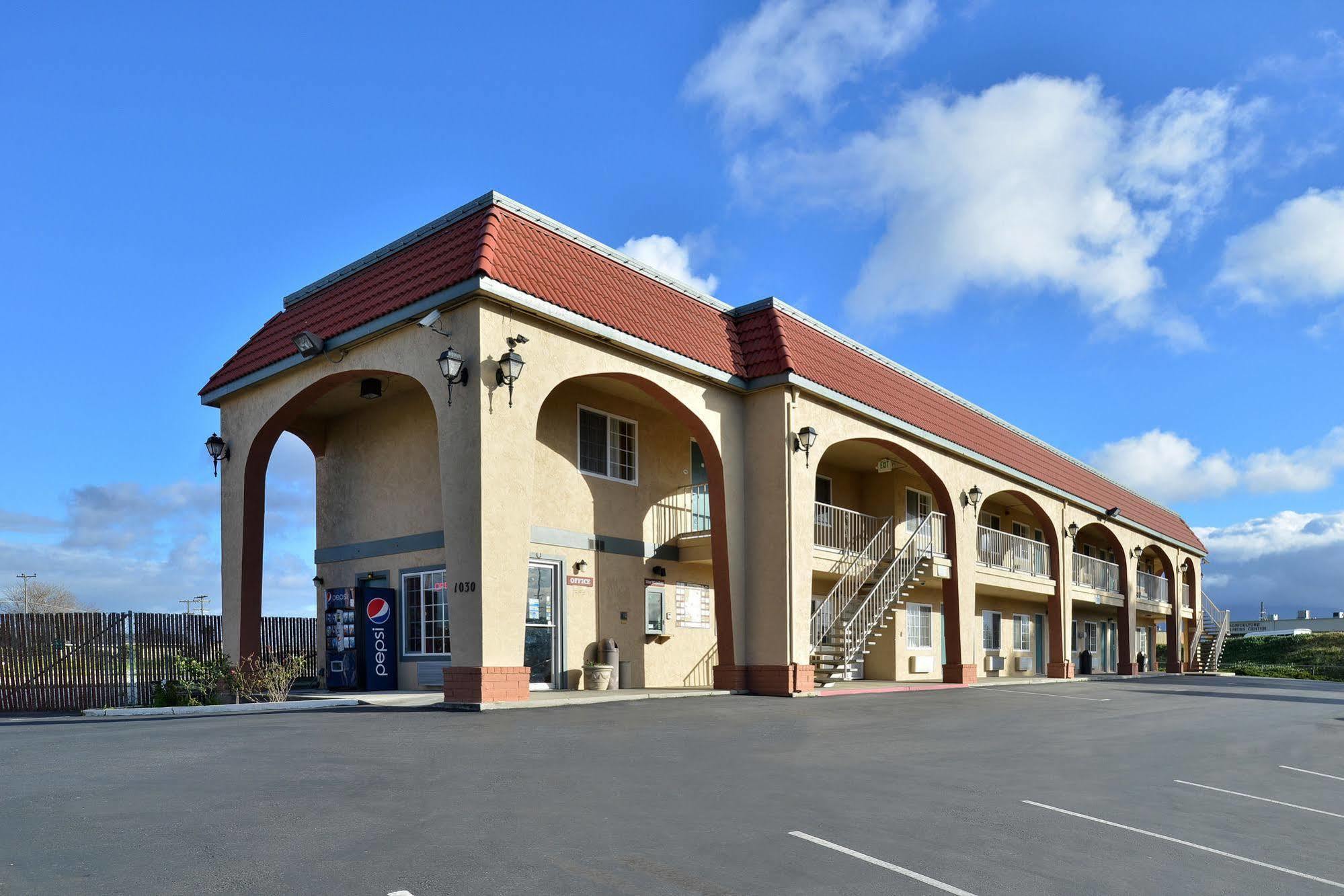 Salinas Inn Екстериор снимка