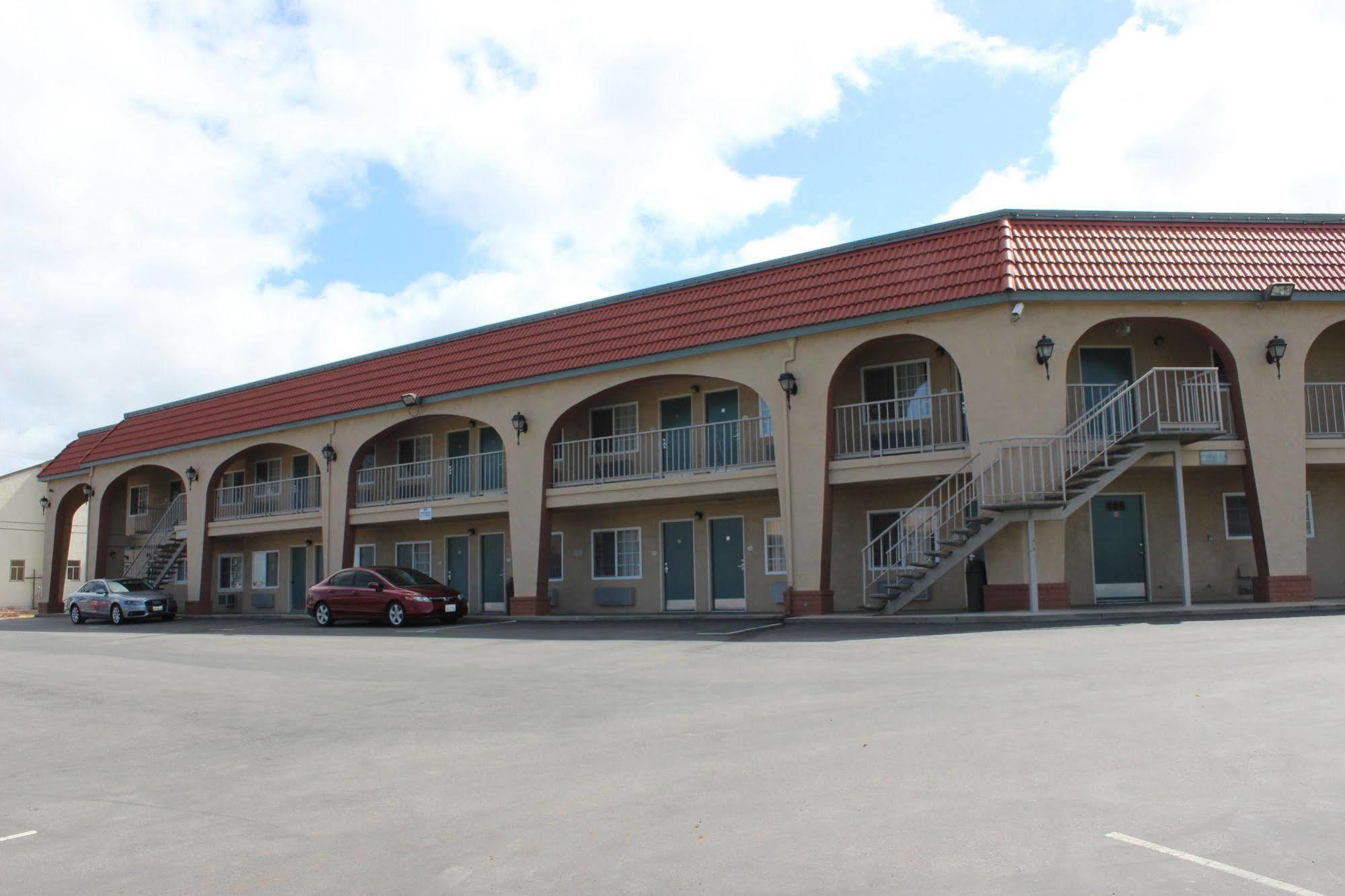 Salinas Inn Екстериор снимка